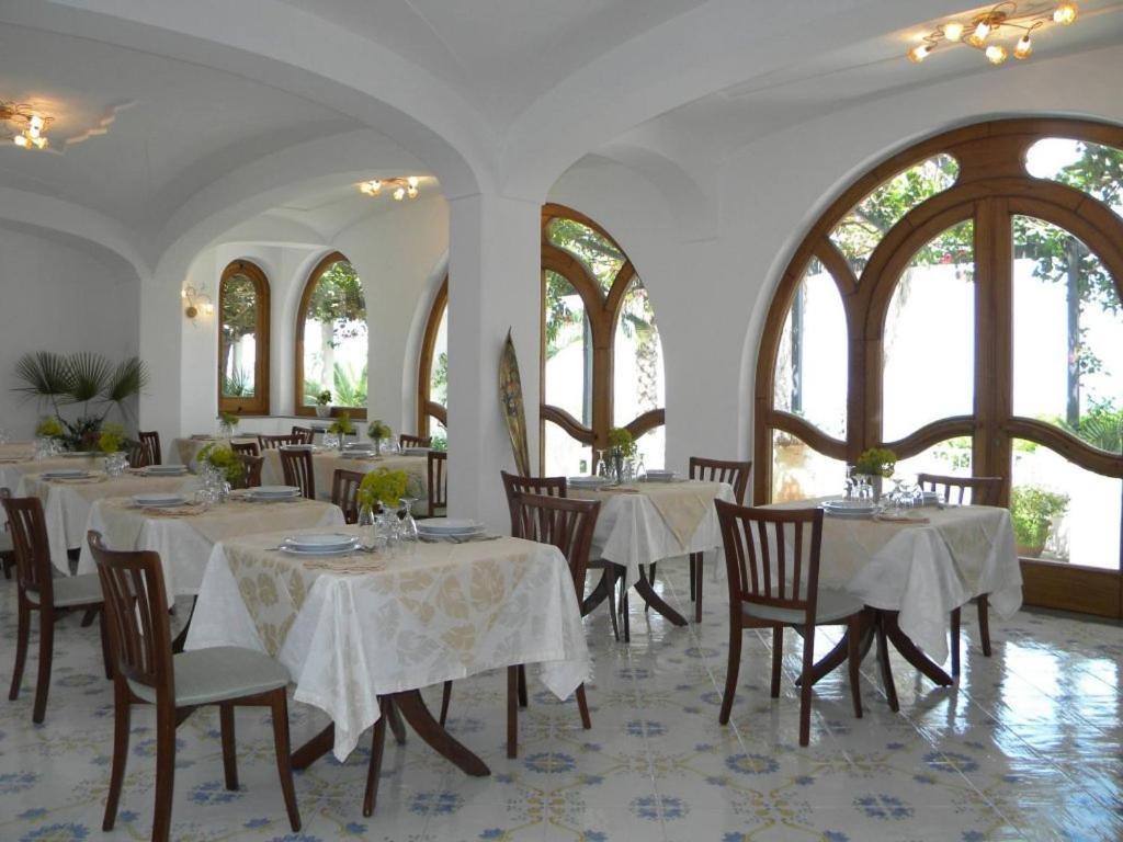 Hotel Parco Conte كازاميتْشيولا تيرمي المظهر الخارجي الصورة