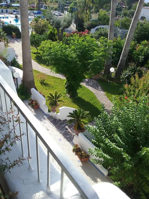 Hotel Parco Conte كازاميتْشيولا تيرمي المظهر الخارجي الصورة