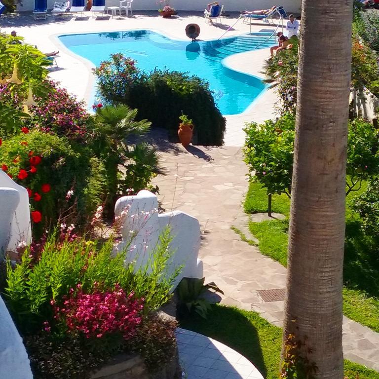 Hotel Parco Conte كازاميتْشيولا تيرمي المظهر الخارجي الصورة